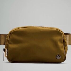 Lululemon Everywhere Belt Bag